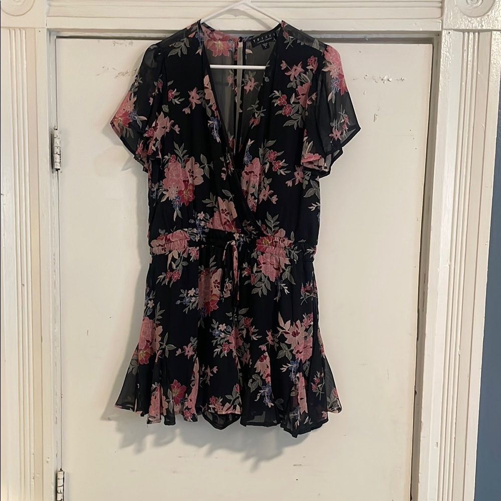 Francesca's Collections Black and Pink Ruffled Tie Front Blouse